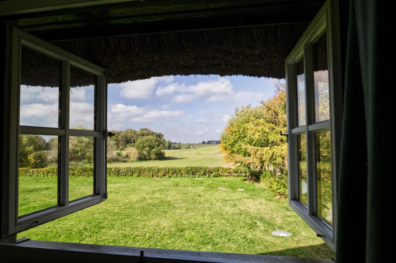 Reetdachhaus Mit Grossem Garten Und Kamin Marlow Esterno foto