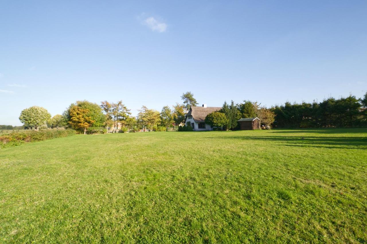 Reetdachhaus Mit Grossem Garten Und Kamin Marlow Esterno foto